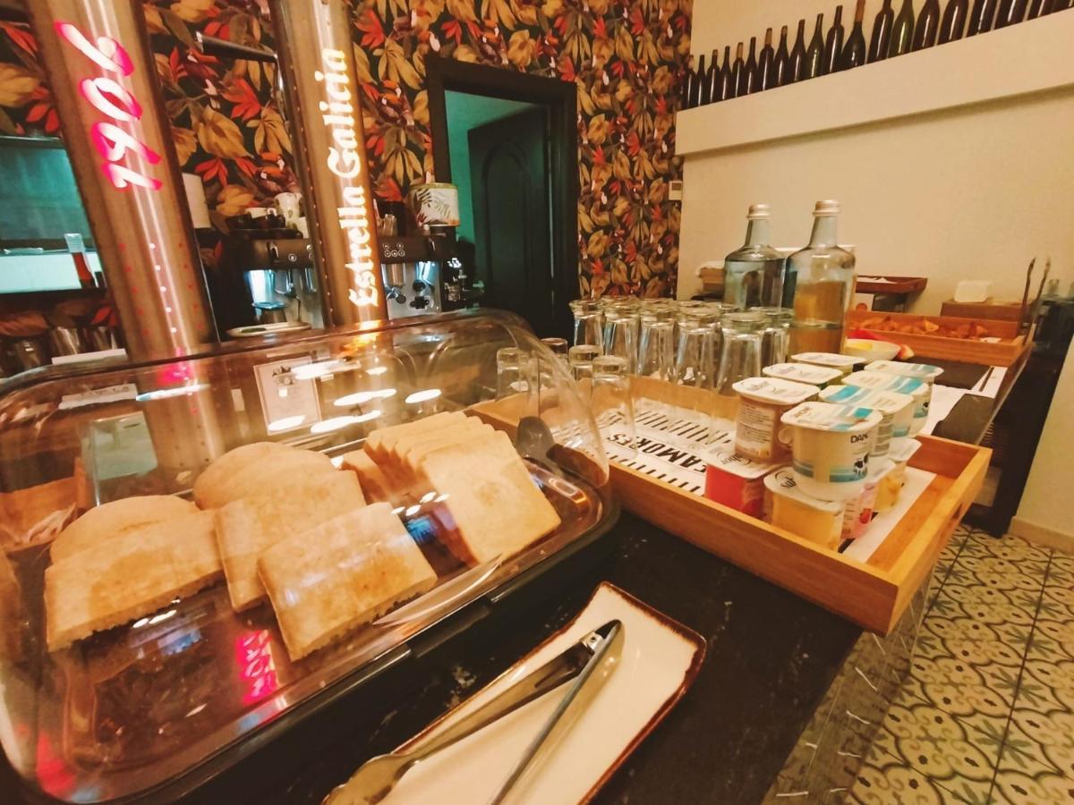 Hostal Erasmus By Gaiarooms Salamanca Esterno foto
