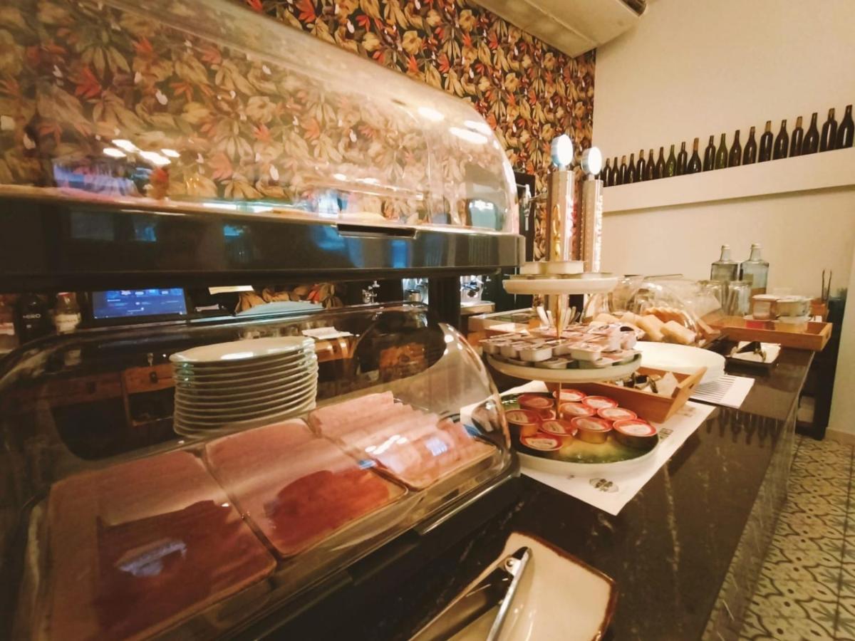 Hostal Erasmus By Gaiarooms Salamanca Esterno foto