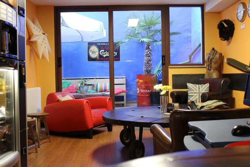 Hostal Erasmus By Gaiarooms Salamanca Esterno foto
